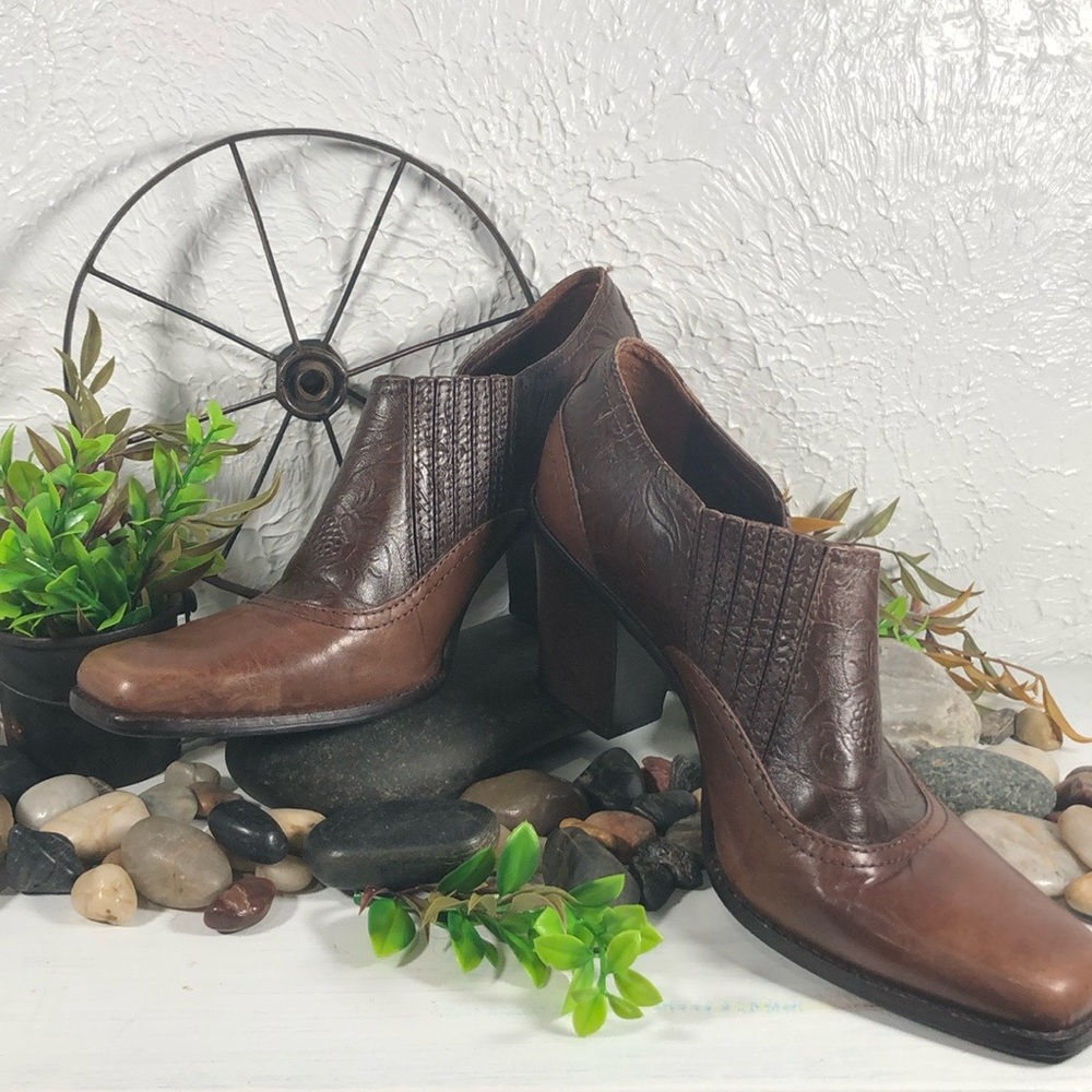 Antonio Mernio Ankle Heeled Bootie Embossed Tooled Leather Bendable Size 9 Boot - Picture 3 of 16